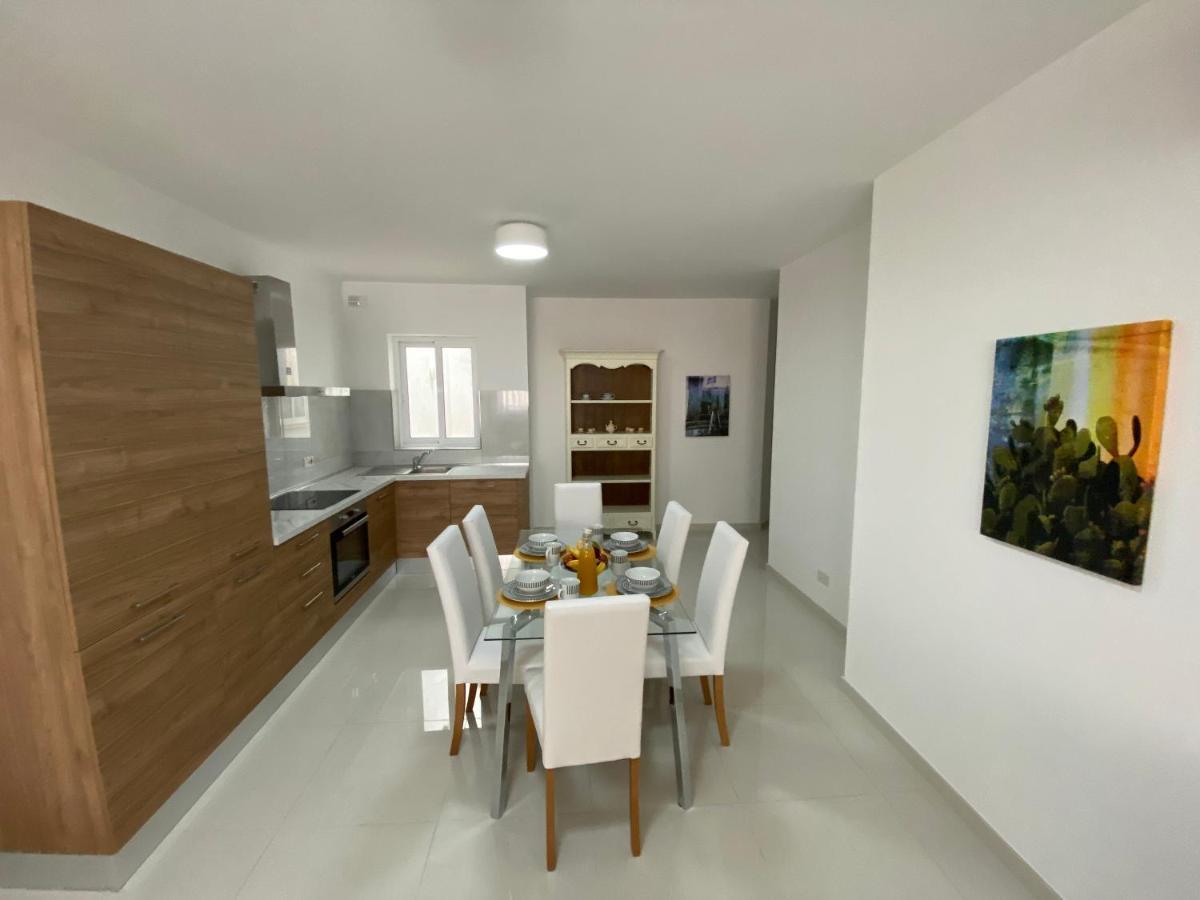 Sunshine Apartments Mellieha - Modern Three Bedroom Ground Floor Apartment With Yard 外观 照片